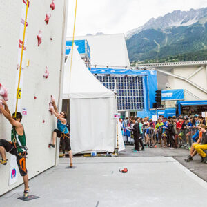 speed-climbers-at-start-on-perfect-descent-auto-belays-ifsc-youth-world-champoionship-2017